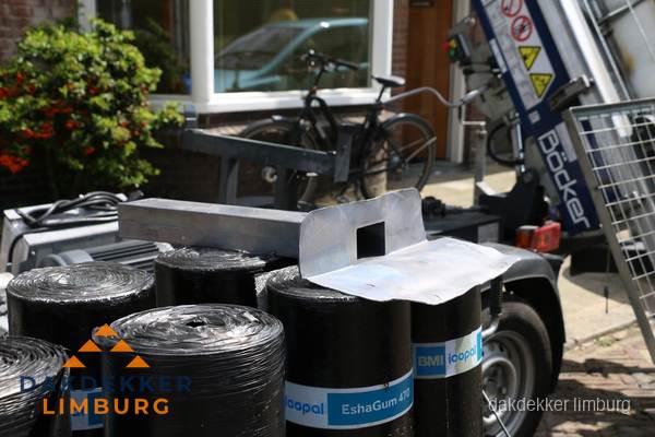 Dakbedekkingsmateriaal en dakgoot onderdelen in Limburg