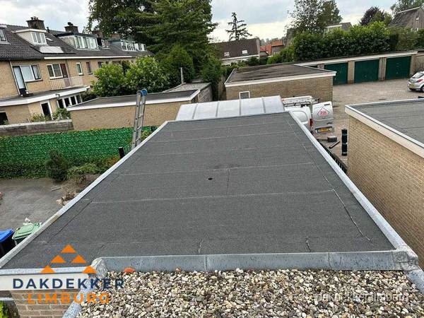 Dakinspectie plat dak na renovatie in Limburg