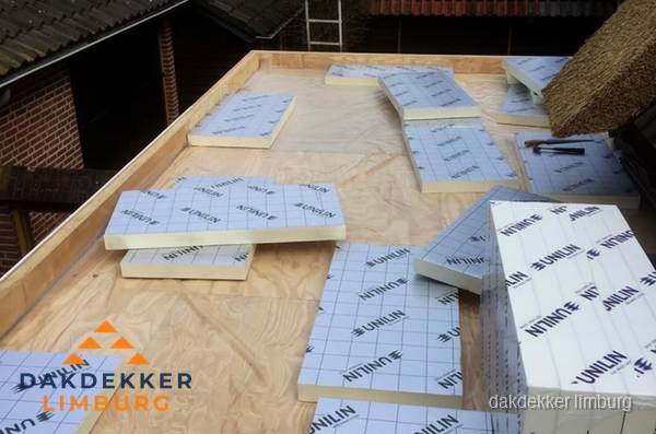 PIR isolatieplaten leggen op plat dak in Limburg PIR isolatieplaten leggen op plat dak in Limburg