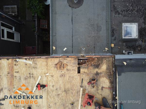 Dakschade en renovatie plat dak vanuit de lucht in Limburg Dakschade en renovatie plat dak vanuit de lucht in Limburg