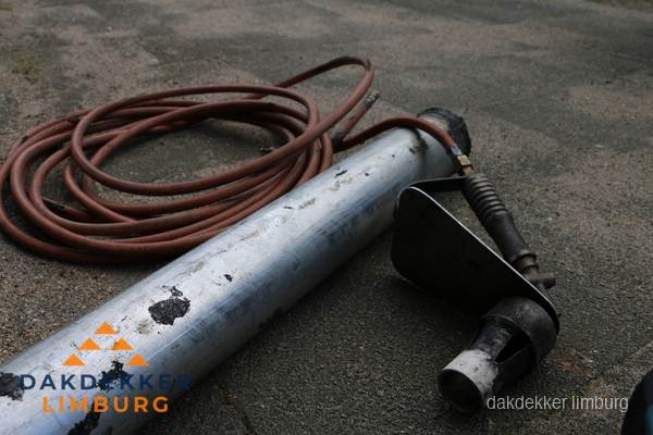 Dakdekker gasbrander en gereedschap voor spoedklus in Limburg Dakdekker gasbrander en gereedschap voor spoedklus in Limburg