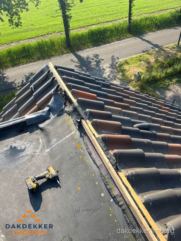 Kosten dakgoot vervangen: werkzaamheden aan dakrand in Limburg Kosten dakgoot vervangen: werkzaamheden aan dakrand in Limburg